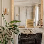Apartment Luxurious 3-bedroom Lafayette Printemps Paris
