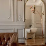 Apartment Luxurious 3-bedroom Lafayette Printemps Paris