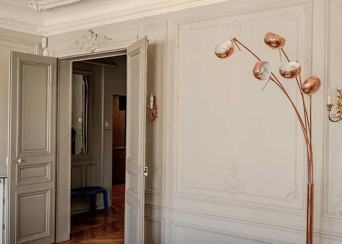 Luxurious 3-bedroom Lafayette Printemps * Paris