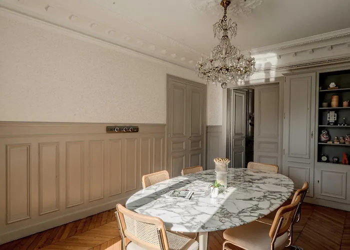 Luxurious 3-bedroom Lafayette Printemps *